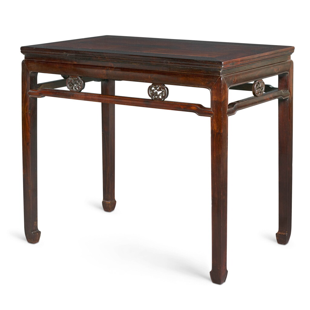 View full screen - View 1 of Lot 119. A ZITAN SIDE TABLE, TIAOZHUO, QING DYNASTY, 18TH CENTURY | 清十八世紀 紫檀有束腰團龍卡子花條桌.