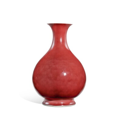 View full screen - View 1 of Lot 5556. A fine copper-red-glazed vase, yuhuchunping, Seal mark and period of Qianlong | 清乾隆 紅釉玉壺春瓶 《大清乾隆年製》款.