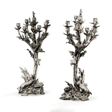 View full screen - View 1 of Lot 18. A PAIR OF LARGE SILVER-PLATED BRONZE SEVEN-LIGHT CANDELABRA, PROBABLY FRANCE, CIRCA 1870 | PAIRE DE GRANDS CHANDELIERS À 7 LUMIÈRES EN BRONZE ARGENTÉ, PROBABLEMENT FRANCE, VERS 1870.