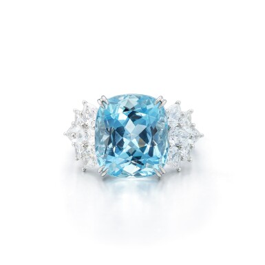 View full screen - View 1 of Lot 1801. Aquamarine and Diamond Ring | 海瑞溫斯頓 | 7.46克拉 海藍寶 配 鑽石 戒指.