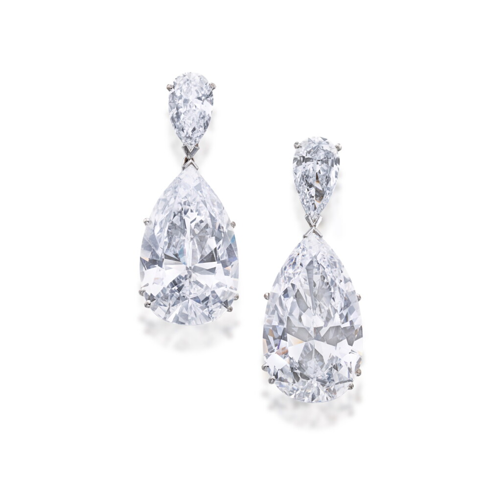 View full screen - View 1 of Lot 293. Attractive pair of diamond pendent ear clips | 鑽石耳墜一對.