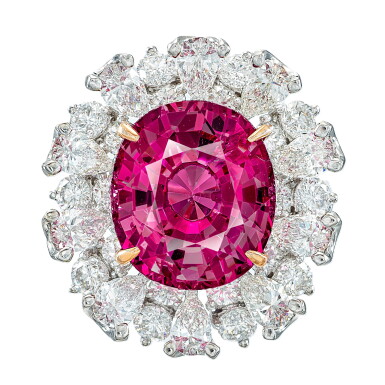 View full screen - View 1 of Lot 1798. Pink Spinel and Diamond Ring | 7.74克拉「越南」未經加熱粉紅色尖晶石 配 鑽石 戒指.