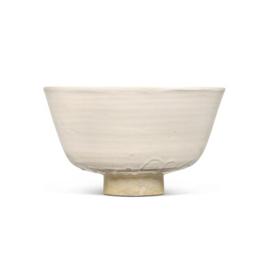 View full screen - View 1 of Lot 324. A 'Cizhou' white-glazed bowl, Song / Yuan dynasty | 宋 / 元 磁州窰白釉盌.