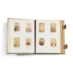 Album de 200 photographies et portraits de Communards, composé par Jules Perrier.