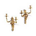 Paire d'appliques en bronze doré d'époque Louis XV, les bronzes au C couronné, vers 1745-1749