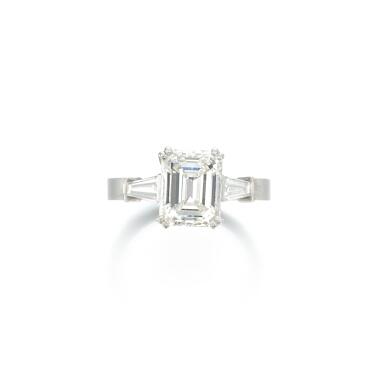 View full screen - View 1 of Lot 750. Diamond ring .