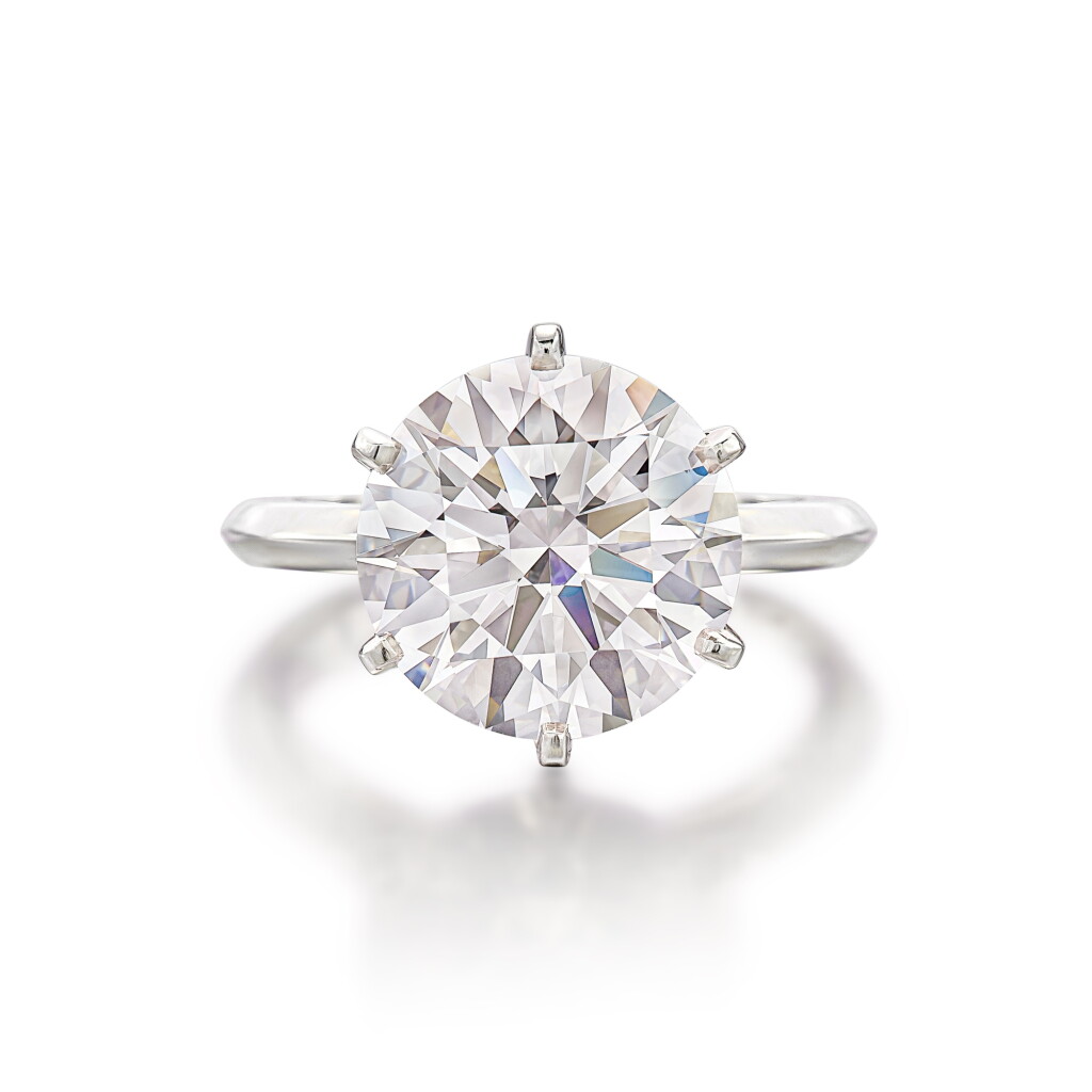 View full screen - View 1 of Lot 256. Diamond Ring | 蒂芙尼 | 5.81克拉 圓形 E色 內部無瑕鑽石 戒指.
