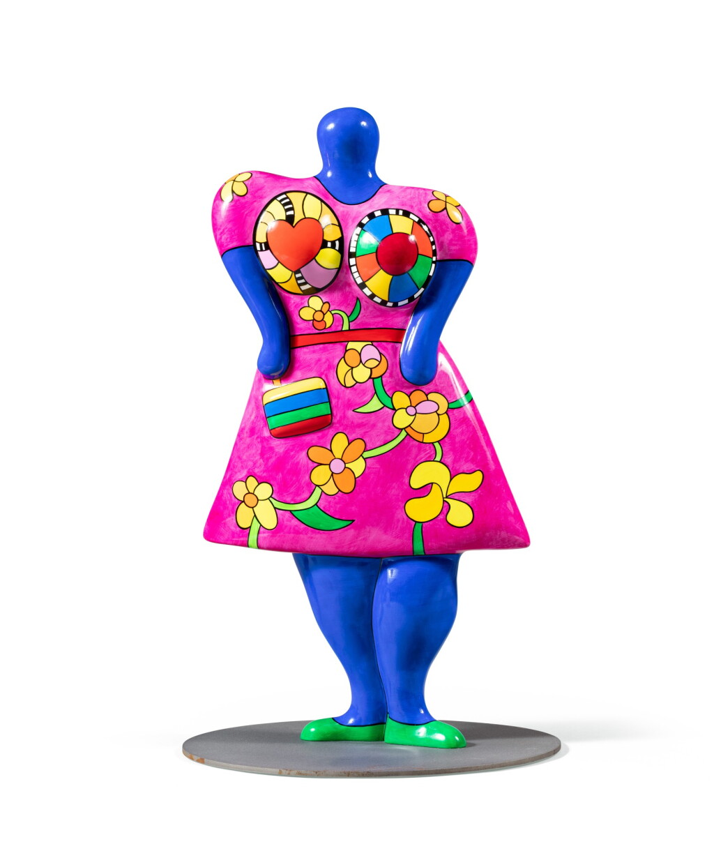 View full screen - View 1 of Lot 527. LADY WITH HANDBAG VASE .
