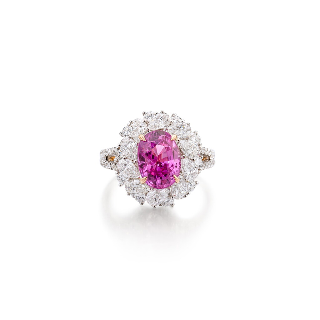 View full screen - View 1 of Lot 1670. Pink Sapphire and Diamond Ring | 4.05 克拉 天然「斯里蘭卡」未經加熱粉紅色剛玉 配 鑽石 戒指.