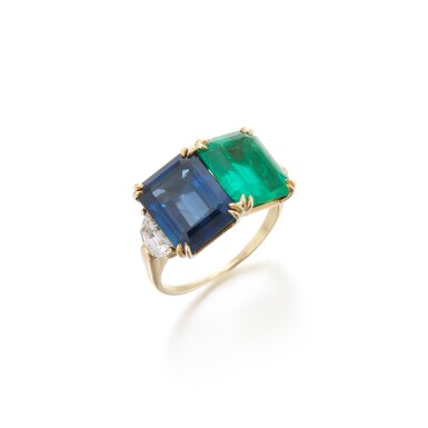 View full screen - View 1 of Lot 209. Emerald, sapphire and diamond ring (Anello con smeraldo, zaffiro e diamanti).