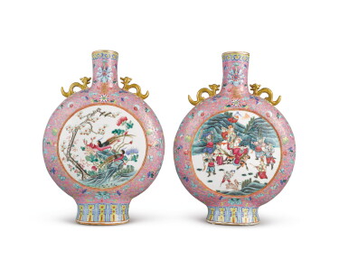 View full screen - View 1 of Lot 1936. A PAIR OF LARGE CHINESE FAMILLE-ROSE MOON FLASKS, LATE QING DYNASTY | 清末 粉彩花鳥人物故事圖抱月瓶一對.