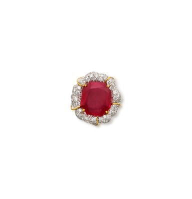 View full screen - View 1 of Lot 484. An Important Ruby and Diamond Ring | 重要紅寶石配鑽石戒指.