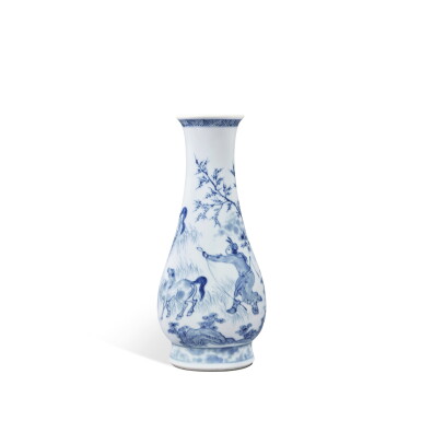 View full screen - View 1 of Lot 320. A blue and white 'figural' pear-shaped vase, Qing dynasty, Kangxi period | 清康熙 青花牧馬圖瓶.