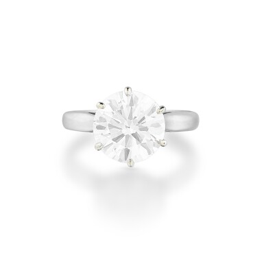 View full screen - View 1 of Lot 135. Bague diamant | Diamond ring.