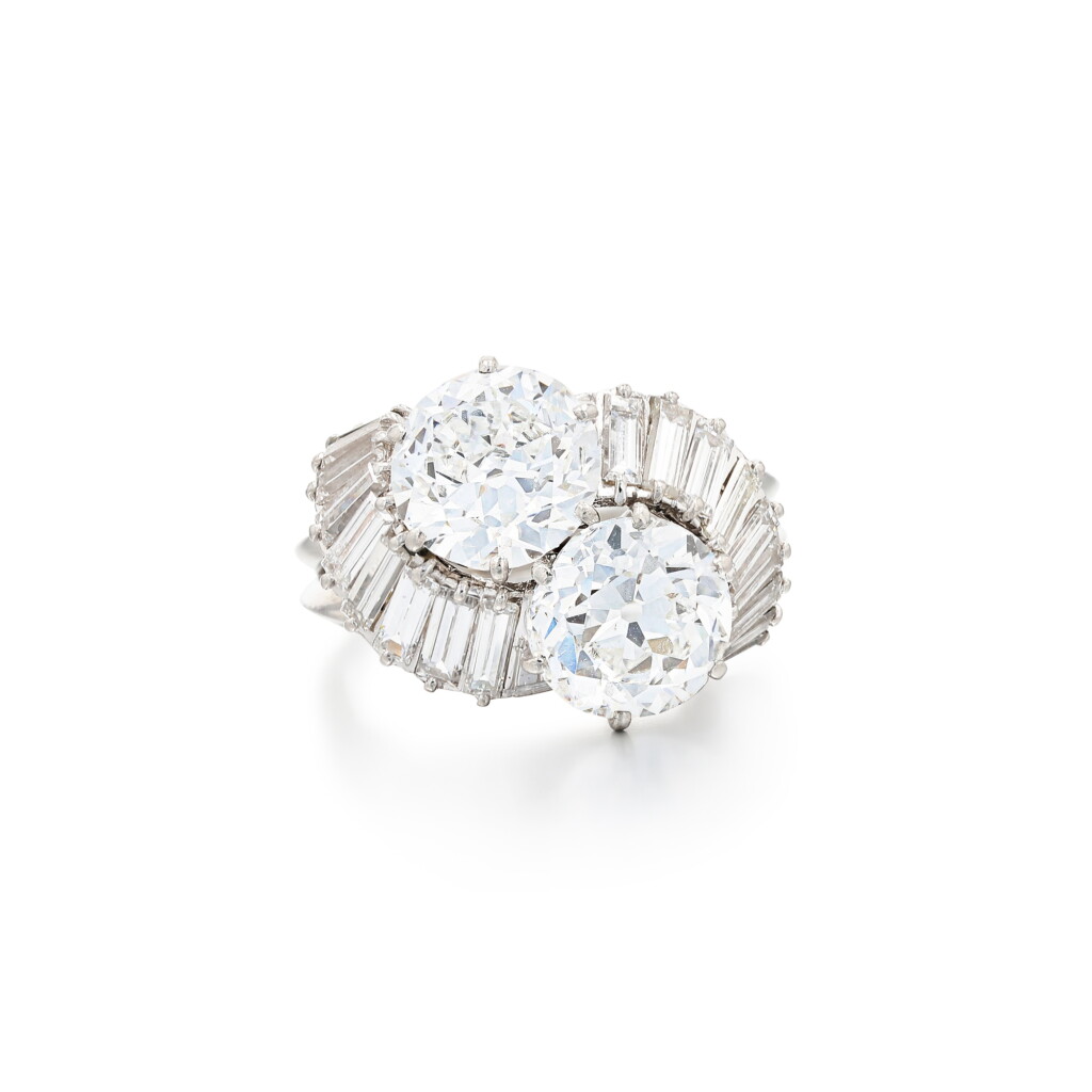 View full screen - View 1 of Lot 136. Bague diamants | Diamond ring .