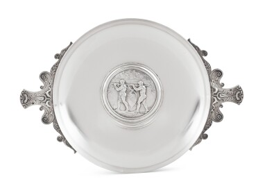 View full screen - View 1 of Lot 86. A French silver tazza, signed Ferdinand Levillain, Paris, circa 1900 | Présentoir en argent signé par Ferdinand Levillain, Paris, vers 1900.