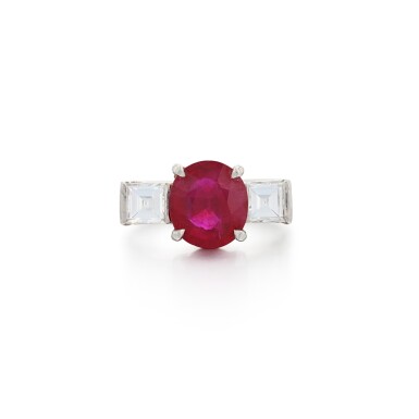 View full screen - View 1 of Lot 188. Bague rubis et diamant | Ruby and diamond ring.