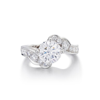 View full screen - View 1 of Lot 517. Van Cleef & Arpels | Diamond Ring | 梵克雅寶 | 2.35克拉 圓形 E色 鑽石 戒指.