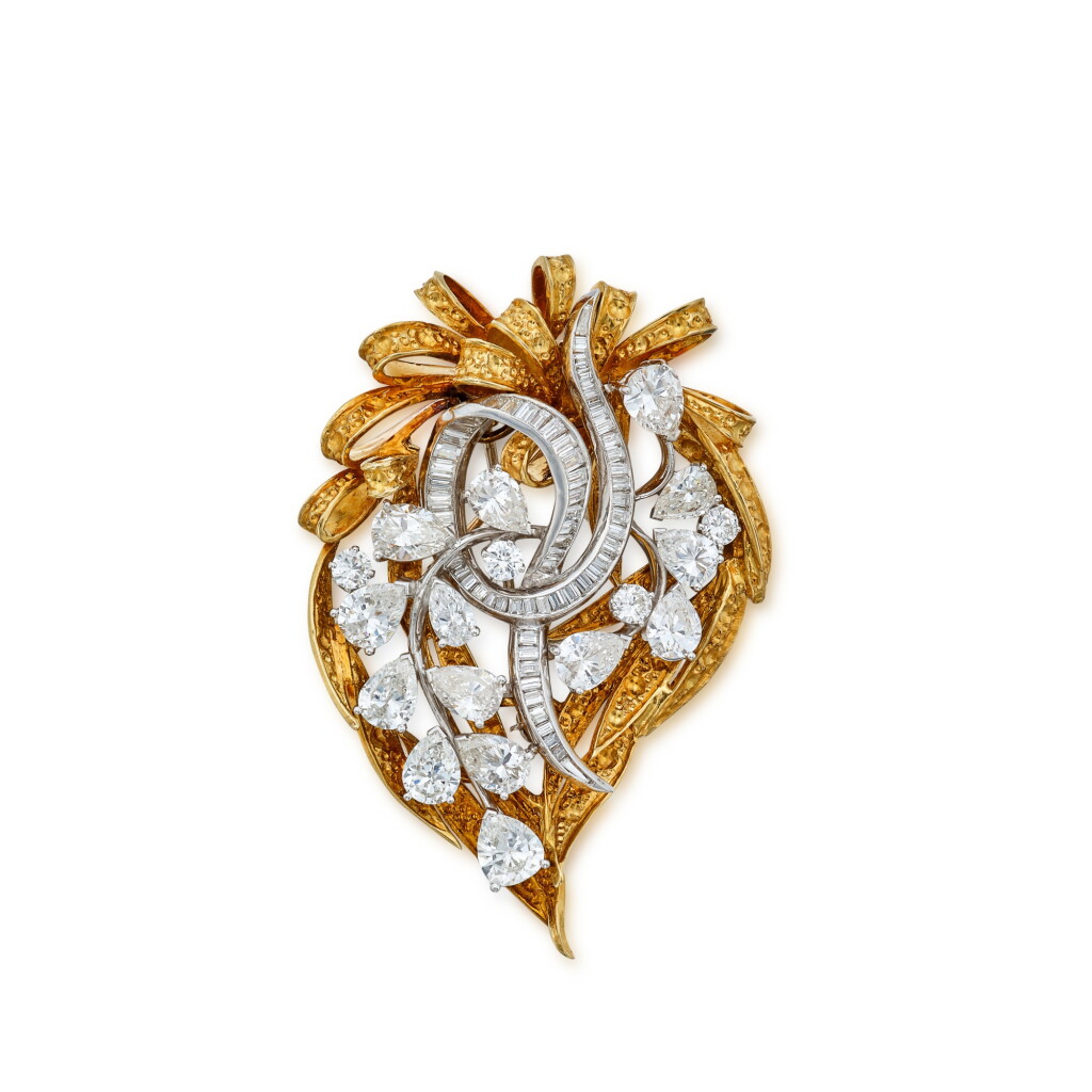 View full screen - View 1 of Lot 546. Diamond Brooch .