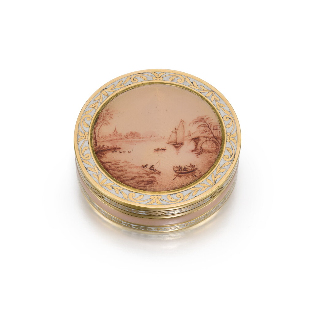 View full screen - View 1 of Lot 76. A small decorative gold and enamel bonbonniere.