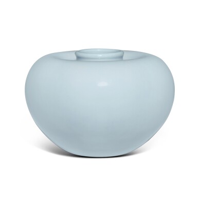 View full screen - View 1 of Lot 5. A fine and rare clair-de-lune-glazed apple-shaped jar, Mark and period of Kangxi | 清康熙 天藍釉蘋果尊 《大清康熙年製》款.