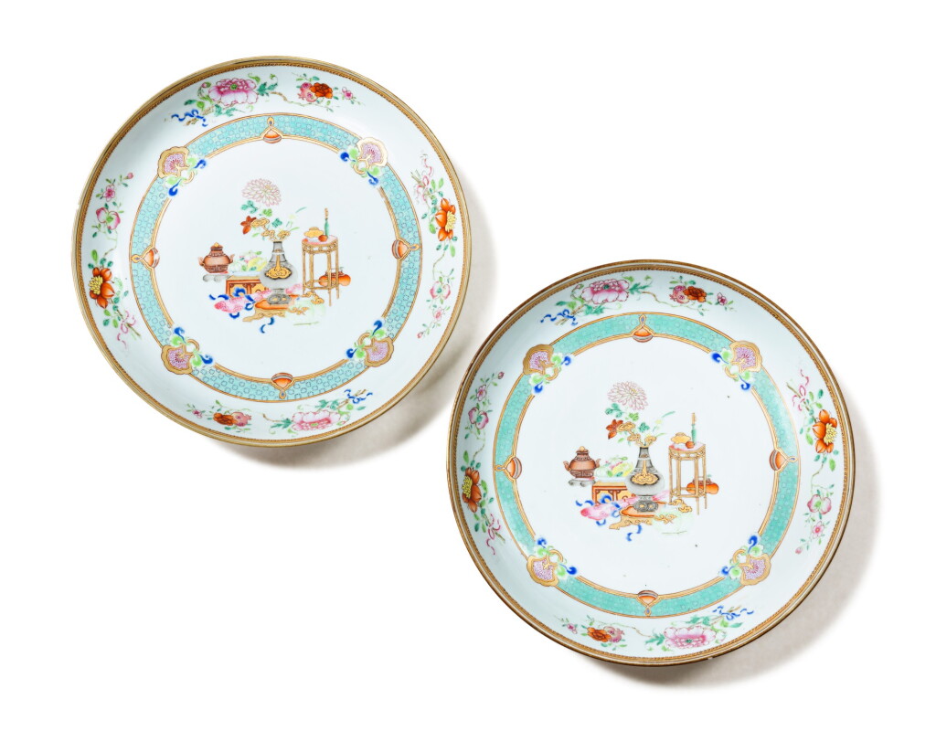View full screen - View 1 of Lot 162. A pair of gilt-decorated famille rose dishes Qing dynasty, XVIIIe siècle | 清十八世紀 粉彩描金清供圖盤一對.