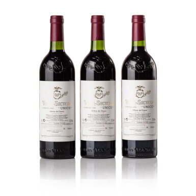 View full screen - View 1 of Lot 695. Vega Sicilia 'Unico' 1990 (3 BT).