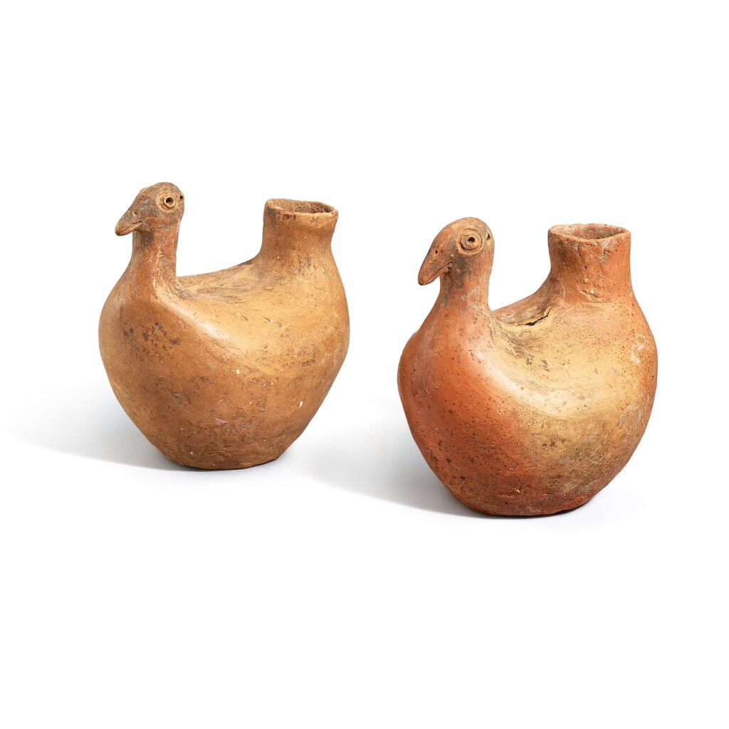 View full screen - View 1 of Lot 826. A superb pair of red pottery bird-form vessels Qijia culture, c. 2050-1700 B.C. 齊家文化 紅陶鳥形壺一對.