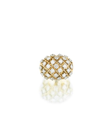 View full screen - View 1 of Lot 66. Van Cleef & Arpels | Bague diamants | Diamond ring.