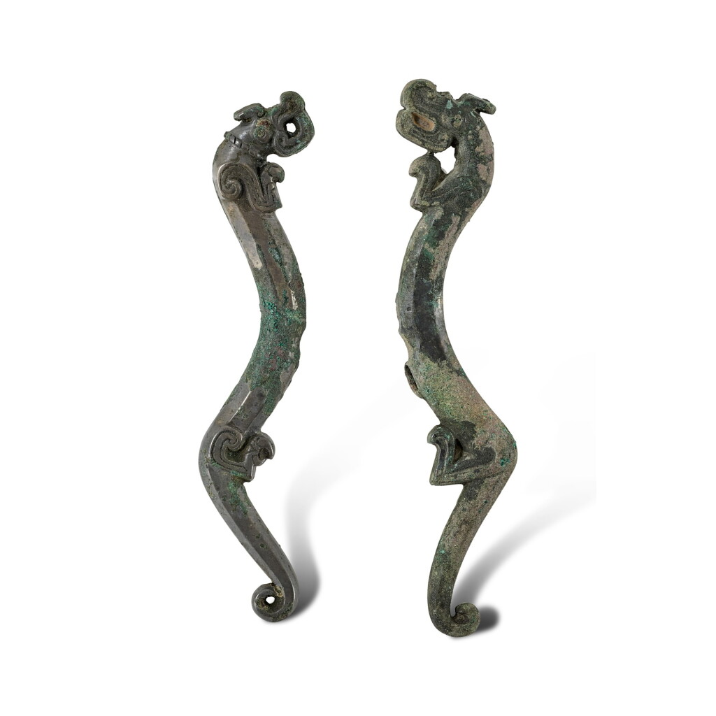 View full screen - View 1 of Lot 5007. Two bronze dragon fittings Spring and Autumn period 春秋時期 青銅龍形飾.