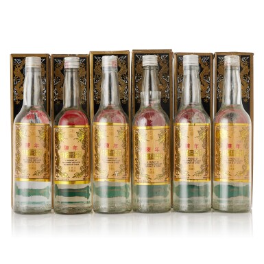 View full screen - View 1 of Lot 553. 1971年產 金門 陳年特級高粱酒 (黑金剛) Kinmen Kaoliang Liquor "Hei Jin Gang" 1971 (6 BT60).