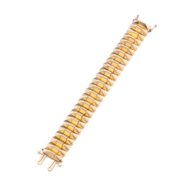 View full screen - View 1 of Lot 843. Gold bracelet.