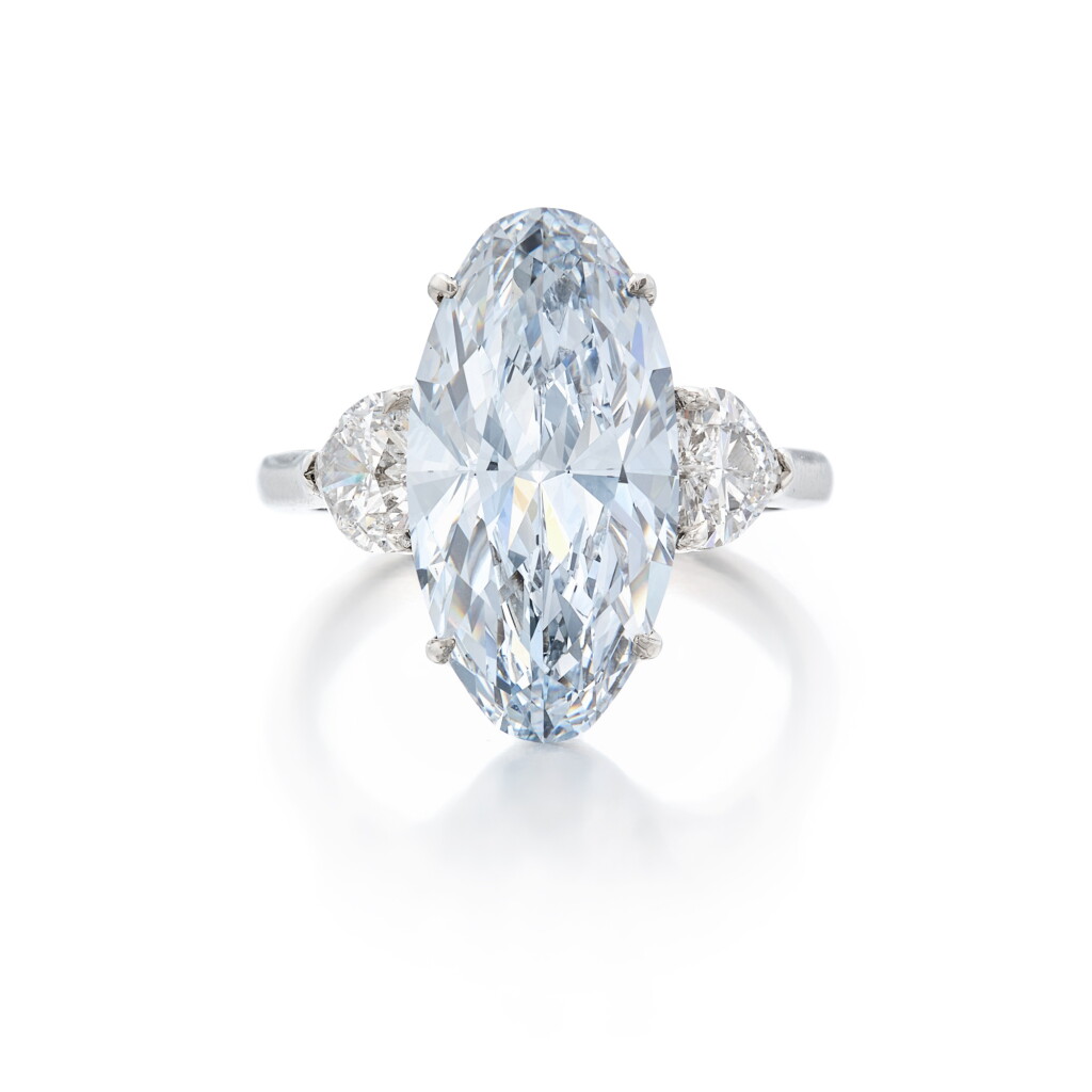 View full screen - View 1 of Lot 596. Attractive Fancy Light Blue diamond ring, 5.83克拉 淡彩藍色 内部無瑕 鑽石 戒指.