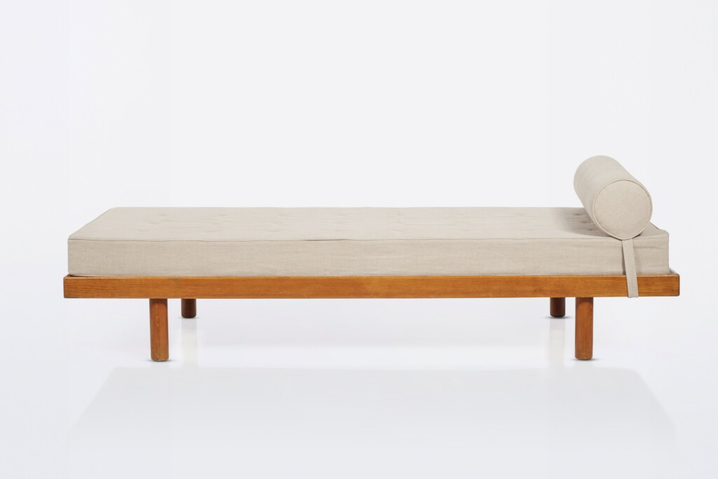 View full screen - View 1 of Lot 62. Daybed.