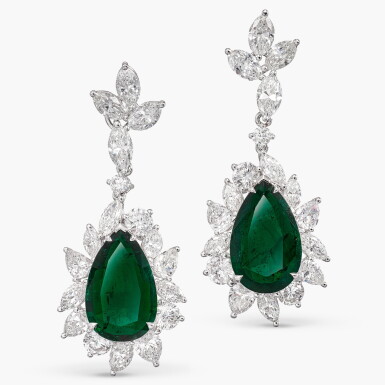 View full screen - View 1 of Lot 1683. Pair of Emerald and Diamond Pendent Earrings |「津巴布韋 」 祖母綠 配 鑽石 耳墜一對.