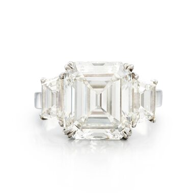 View full screen - View 1 of Lot 541. Diamond Ring | 6.11 克拉 方形 鑽石戒指 .