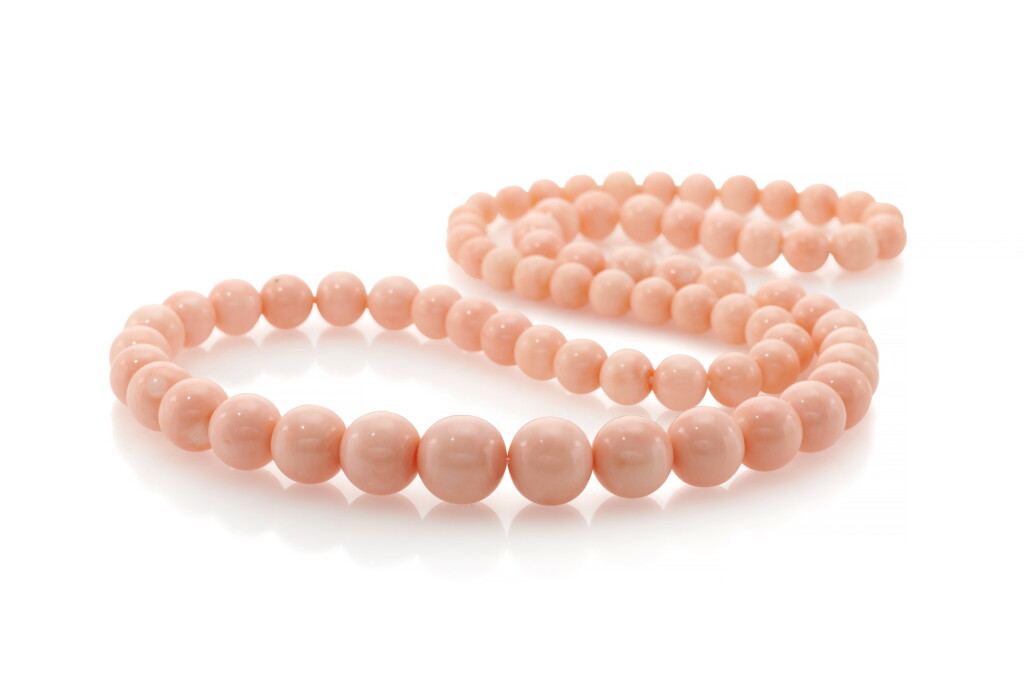 View full screen - View 1 of Lot 142. Coral necklace.