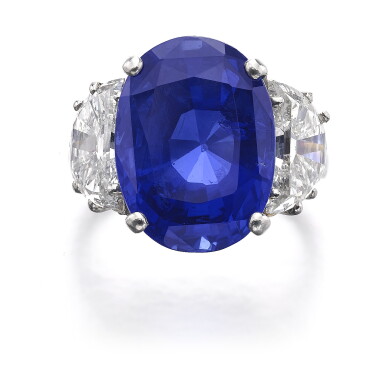 View full screen - View 1 of Lot 635. Sapphire and diamond ring | 藍寶石配鑽石戒指.