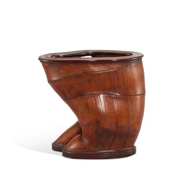 View full screen - View 1 of Lot 524. A natural-form bamboo brushpot, Qing dynasty 清 竹雕隨形筆筒.