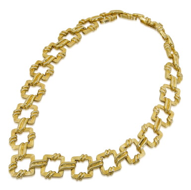 View full screen - View 1 of Lot 23. TIFFANY & CO. | GOLD NECKLACE.