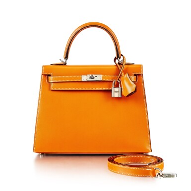 View full screen - View 1 of Lot 8399. Gold Butler Sellier Kelly 25 Palladium Hardware, 2019 | 愛馬仕金色 Butler 小牛皮25公分 Sellier 外縫凱莉包,配鍍鈀金屬件,2019年.