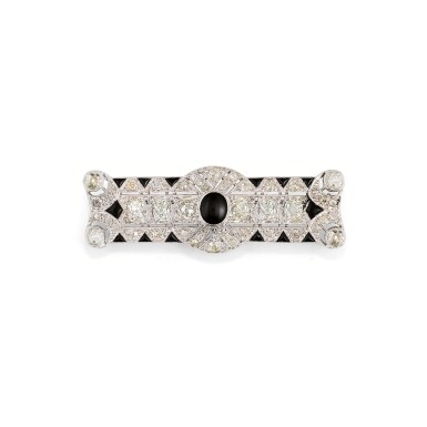 View full screen - View 1 of Lot 30. BROCHE ONYX ET DIAMANTS, VERS 1930 | ONYX AND DIAMOND BROOCH, 1930S.