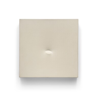 View full screen - View 1 of Lot 41. Un ovale bianco.