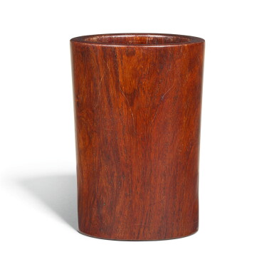 View full screen - View 1 of Lot 344. A HUANGHUALI BRUSHPOT, QING DYNASTY, 17TH/18TH CENTURY | 清十七/十八世紀 黃花梨筆筒.