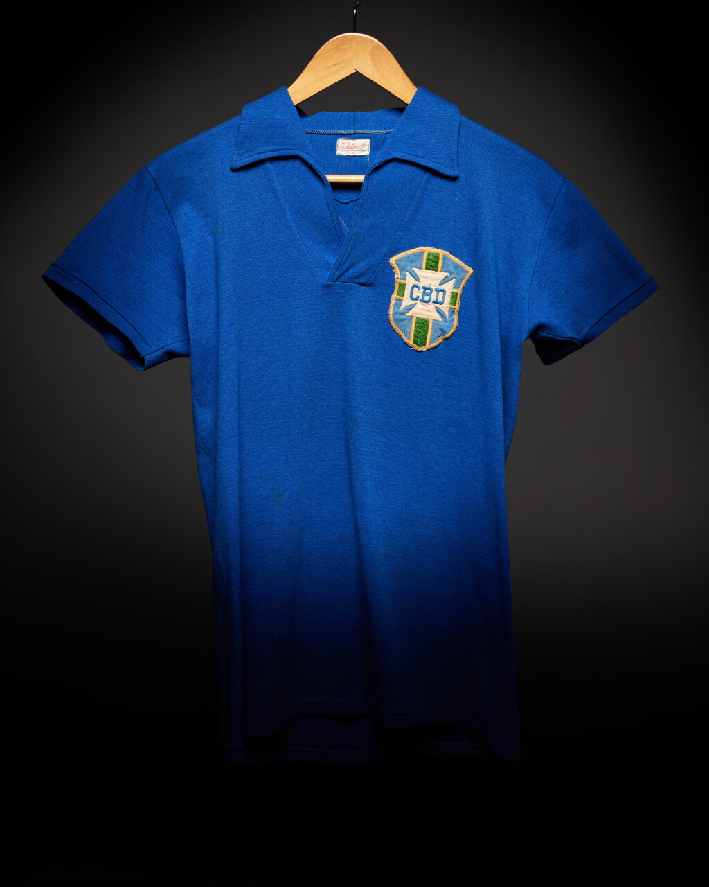 View full screen - View 1 of Lot 1. Pelé 1958 FIFA World Cup Final Championship Clinching Match Worn Shirt | Two Goals | Brazil’s First World Cup Championship.