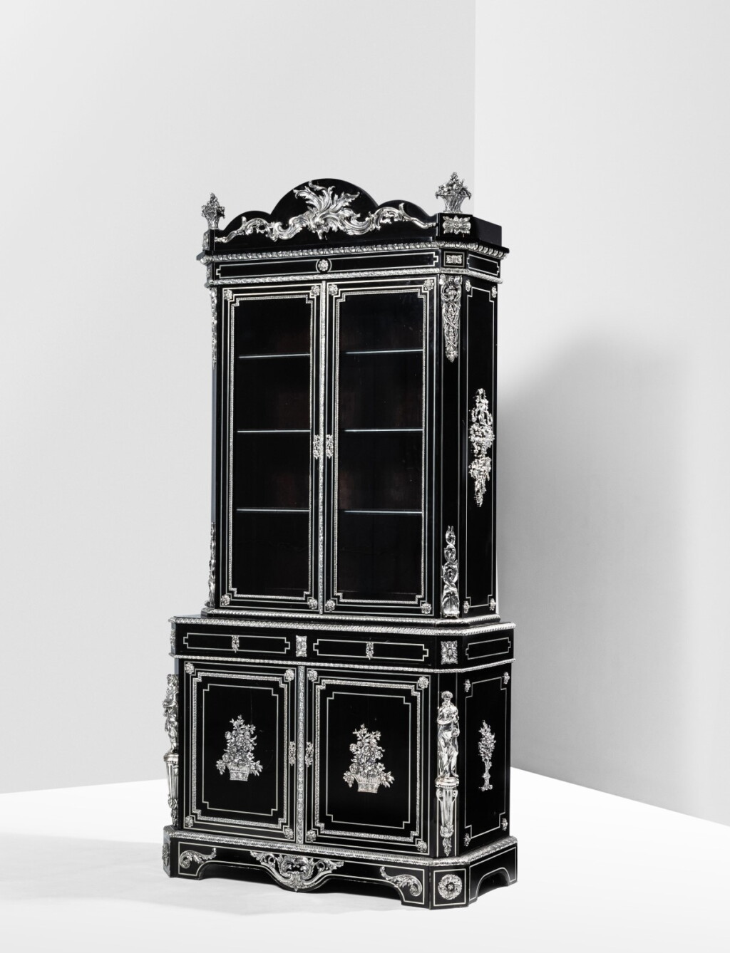 Voir en plein écran - Voir 1 du lot 124. Cabinet à deux corps en poirier noirci, étain, palissandre de Rio et monture de bronze argenté, par Alphonse Giroux, France, vers 1850, les bronzes signés Mathieu Béfort Jeune.