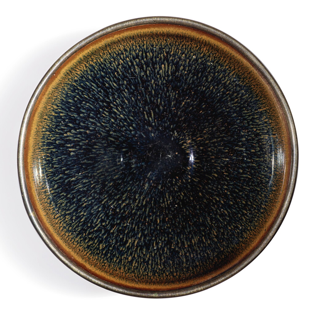 View full screen - View 1 of Lot 116. A 'Jian' russet-streaked 'nogime tenmoku' bowl, Southern Song dynasty | 南宋 建窰兔毫釉天目茶盞.