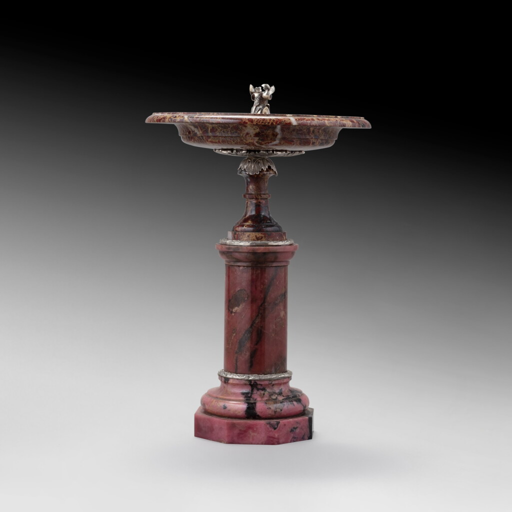 View full screen - View 1 of Lot 388. A probably Russian rhodonite and breccia marble bowl mounted in silver, circa 1900 | Coupe en rhodonite et marbre brèche montée en argent, probablement Russie, vers 1900.