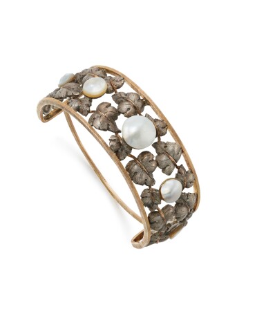 View full screen - View 1 of Lot 1926. Blister Pearl and Mother-of-Pearl Bangle | 馬里奧 布契拉提 | 附貝珍珠 配 貝母 手鐲.