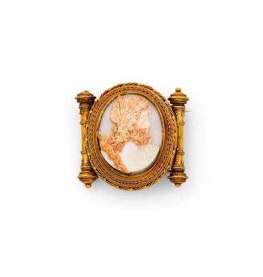 Broche danseuse rétro cristal perles support bronze, cabochons portrait Broche danseuse rétro cristal perles support bronze, cabochons portrait